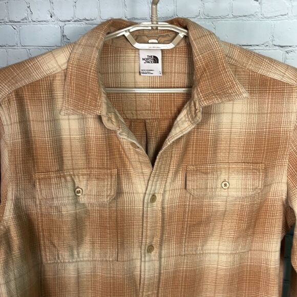 North Face Flannel size Large
Good used condition - Picture 2 of 8
